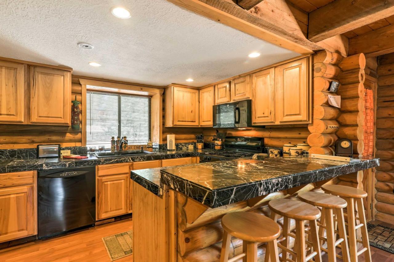 Cozy Utah Cabin With Deck And Fire Pit! Duck Creek Village Exterior photo