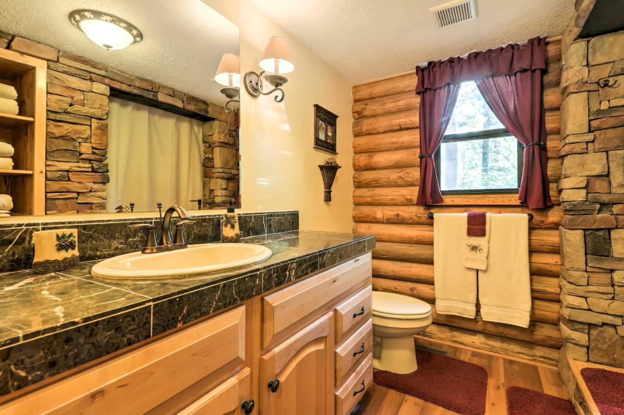 Cozy Utah Cabin With Deck And Fire Pit! Duck Creek Village Exterior photo